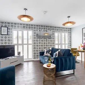 Elliot Oliver - Charming One Bedroom With Parking In The Docks Gloucester